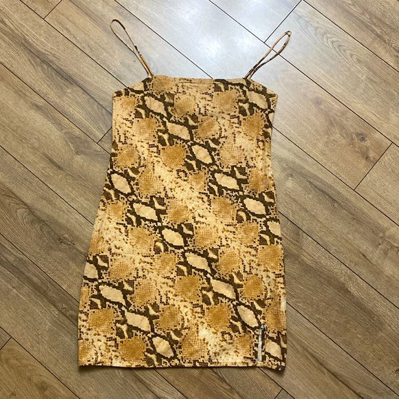 Indah Bea Bias Linen Blend Mini Dress in Desert Python - Picture 4 of 7